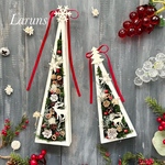  白のツリーベースでナチュラルな飾り付け　クリスマスツリー　赤ベルベットリボン大小２個セットプリザーブドグリーン使用