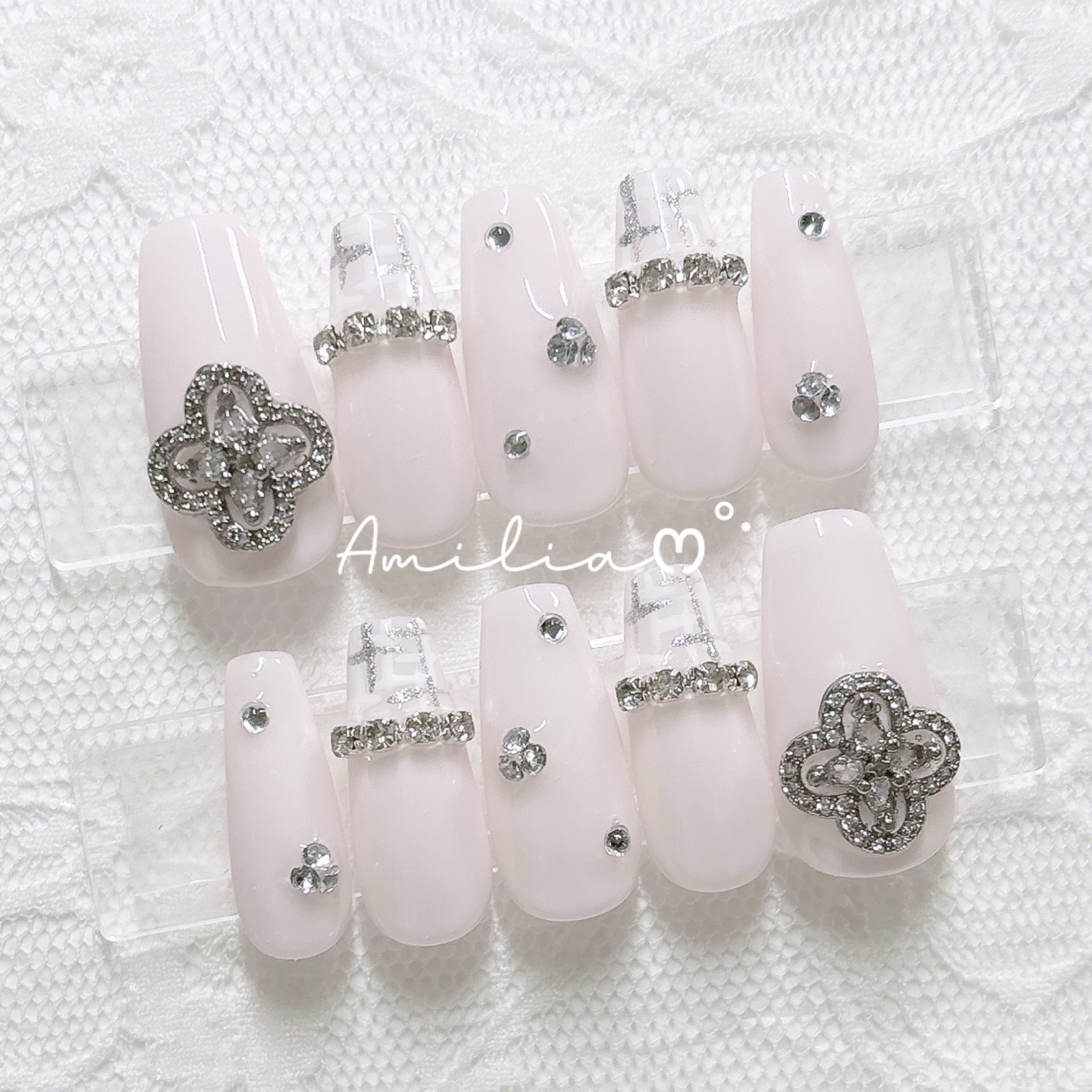 オーダー専】スナ系 上品 量産型 ネイルチップ 白猫 キルティング