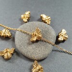 [1pcs] オール ステンレス 蜂 ミツバチ Bee 小さめ ビーズ チャーム ゴールド 24KGP イオンメッキ サージカルステンレス 金属アレルギー対応