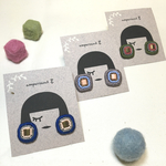 四角いビーズ刺繍のピアス