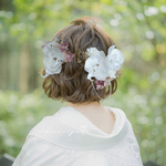 髪飾り　リニューアル　豪華ベルベットホワイト胡蝶蘭５輪と桜