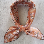 キッズスカーフ　くすみオレンジフラワー