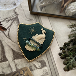 真鍮の孔雀の本革ブローチ