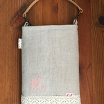 リネン 小鳥の刺繍のポーチ（スマホポーチ）