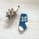 ちっちゃな靴下のブローチ（青雪）