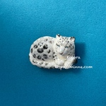 動物 ブローチ　ユキヒョウ