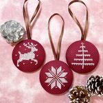 (3個セット)刺繍のクリスマスオーナメント　クリスマス飾り　クリスマスのガーランド