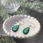 🦚14kgf🦚とっても綺麗なマラカイト（孔雀石）のピアス