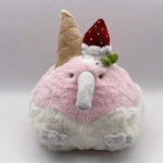 アイスひっくり返しちゃったキーウィちゃん（カラースプレー、いちご）　※白いところの生地は今までと同じものです。