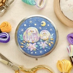 月と仲良しフクロウ刺繍のアクセサリーケース