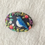 コットンリネンと刺繍の秋の青い鳥のヘアゴム orブローチ　5