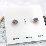 ［パープルグレイ］コスモスの耳飾り　一粒　花　小さい　ピアス　イヤリング　秋桜　コスモス　秋　こっくり