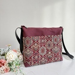 　ショルダーバック　刺繍　ワインカラー