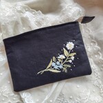 黒リネン*手刺繍*ボタニカル*ポーチ