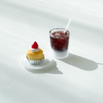 ミニチュアスイーツ&ドリンクセット（いちごケーキとアイスカフェラテ）