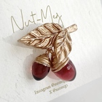 どんぐりのブローチ　ワインレッド