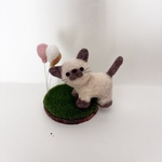 羊毛フェルト　風船にゃんこ