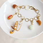 【パンが選べる】おばけねこのバッグチャーム