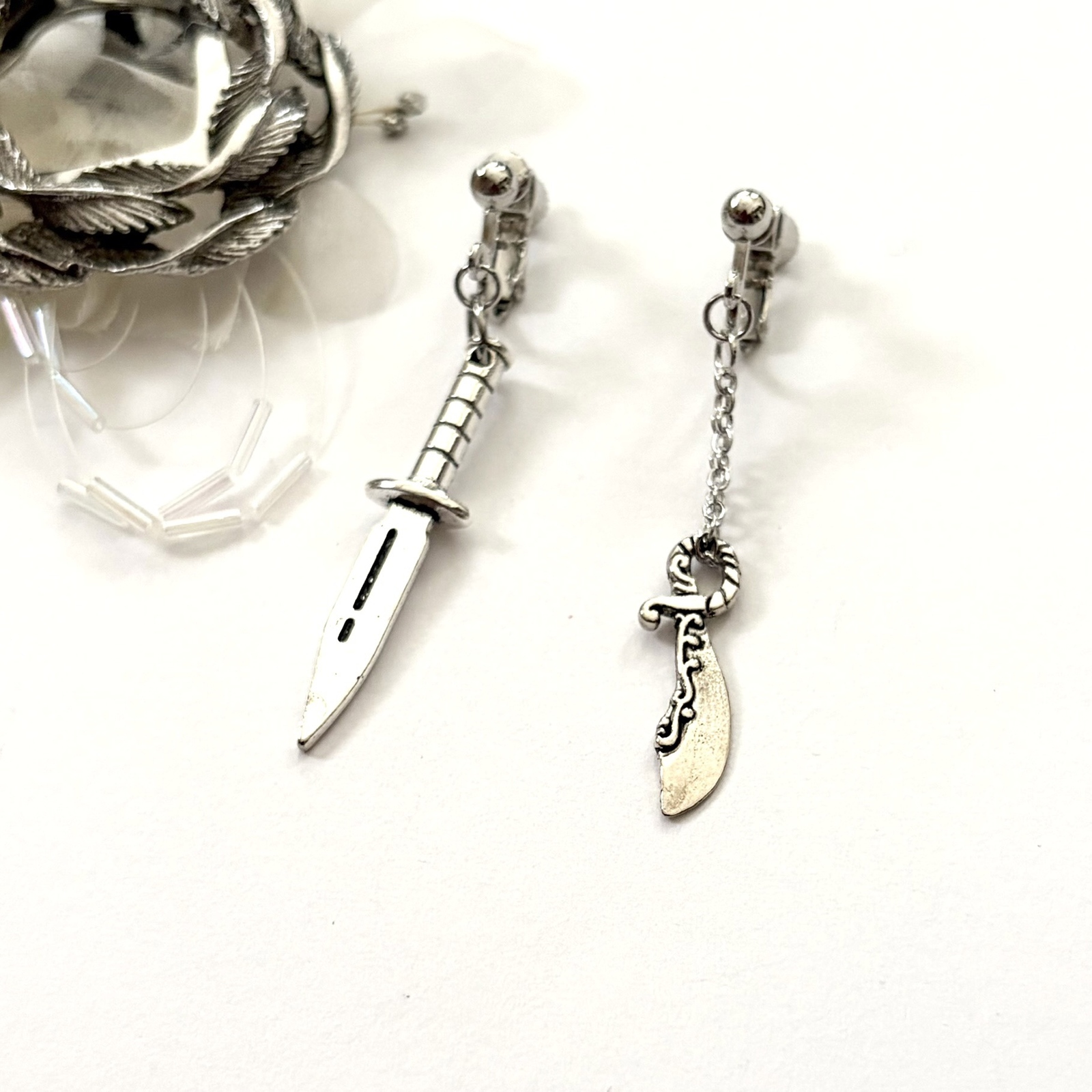 テニスボールゆらゆら猫ピアス af3b22bd7eac3ae246be43cb444b4e