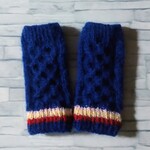 ［手編み］ハンドウォーマー　毛足が長いブルーモヘアの指なし手袋