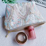 大人可愛い化粧ポーチ♡ インド刺繍生地使用　化粧ポーチ　マチあり　ファスナー16センチ　スパンコールキラキラ✨
