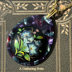 ヴィンテージ カボションのネックレス　ドロップ　りんどうの花　一点限り