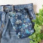 スマホが入る 移動ポケット タテ 縦型 ふた無し ネイビー アンティークローズ × 紺色 大人にも スマホポーチ