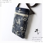 刺繍×レースのスマホショルダー　ネイビー×ネイビー　スマホポーチ　ポシェット サコッシュ 花柄　ギフト プレゼント