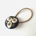 【再販】ellipseの花 刺繍 ヘアゴム ネイビーホワイトビーズ