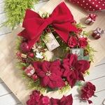 クリスマスリース* ポインセチアと真っ赤なリボン＊* クリスマス飾り　クリスマスプレゼント　クリスマスフラワーアレンジ　ウエルカムリース　＊*