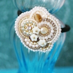 ビーズ刺繍ヘアゴム☆白い花
