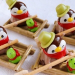 イカダで大冒険ぺこひなちゃん＆カエル(首リボン)フィギュア