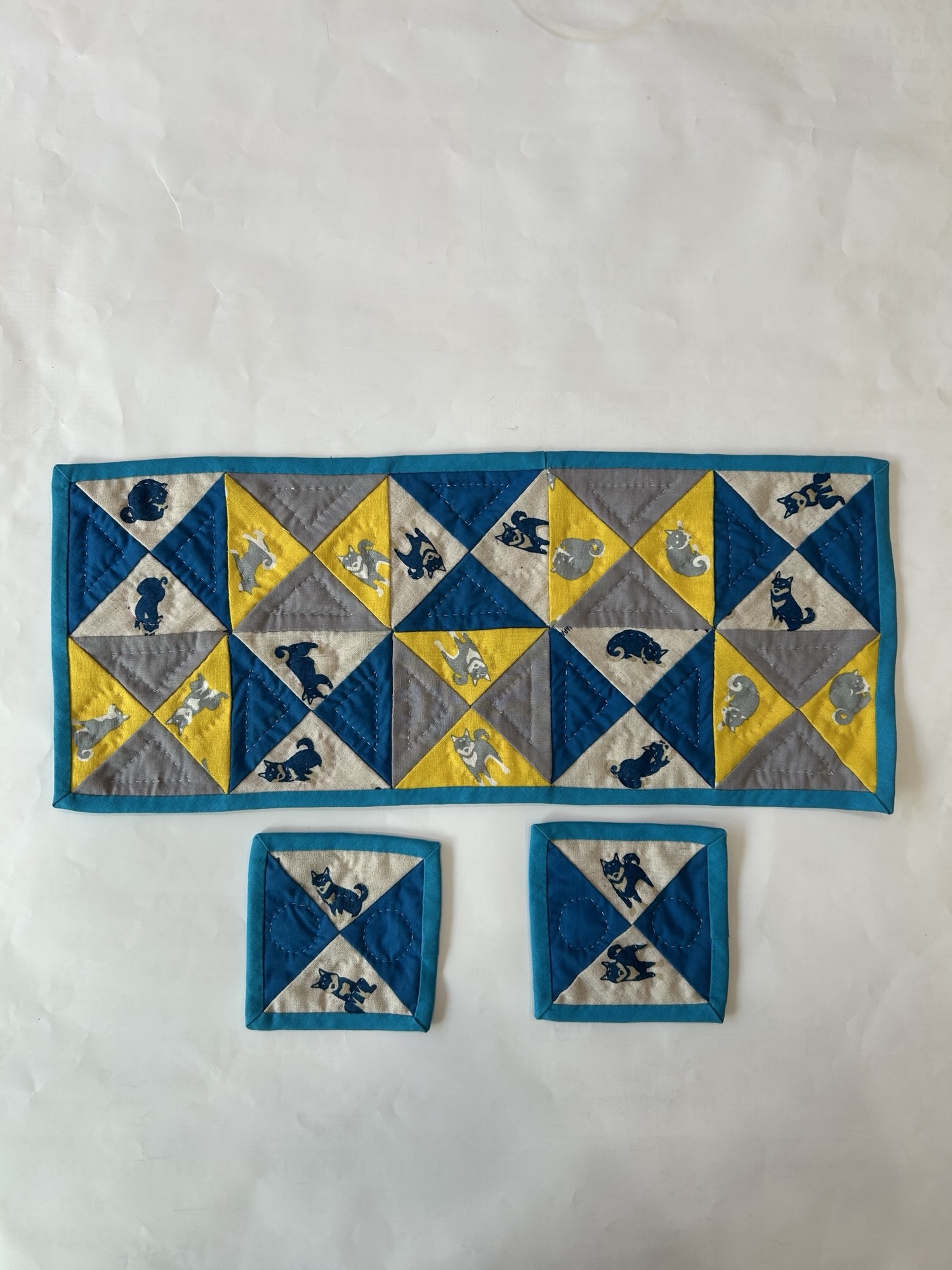 2点セット ヨーヨーキルト ファスナーポーチ＊ハンドメイド 2点セット ヨーヨーキルト ファスナーポーチ＊ハンドメイド