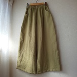 薄手綾織りコットンリネンのテーパードワイドパンツ　うぐいす色