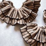（　　stripe ruffle bib 　）ダブルフリル専用ページ スタイ お洒落 ストライプ