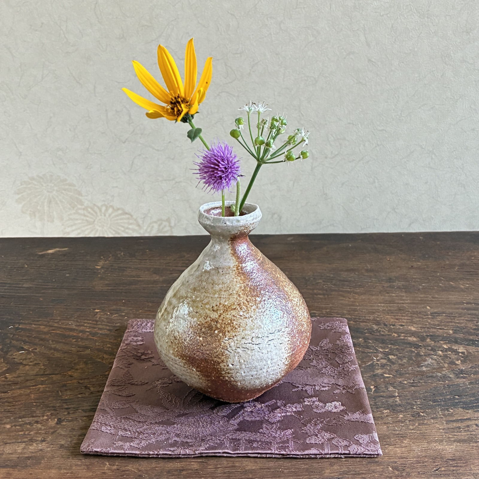一輪挿し　ミニ花入　ミニミニ花瓶　ミニミニ花入　花入れ　小壺　信楽丸徳利型　陶器　フラワーベース　和陶器