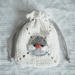 🩶文鳥さんのふわもこきんちゃくぽーちは🩶（シルバー文鳥）　巾着/ポーチ/手編み/ハンドメイド/文鳥モチーフ/小鳥グッズ/文鳥グッズ/あみもの/鳥グッズ