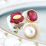 レトロお花/ワインレッド アソートアクセサリー　組み合わせできる　3つセット　レジン　パール　ボタン　クラシカル　プレゼント　レトロ　宝石 ボルドー