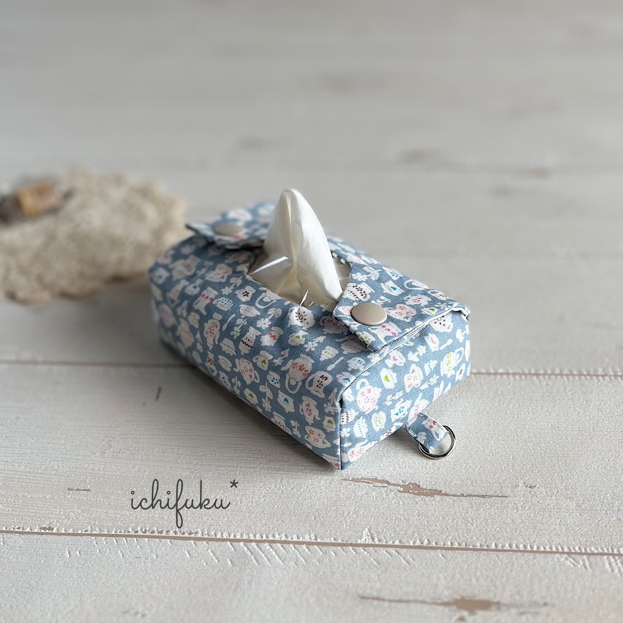 花柄のティッシュケース♪】ブルー ＊ 裏付き ＊ ポケットティッシュ