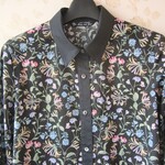 Ｌサイズ　リバティ　黒地　アサカ・ドリームのシャツカラーブラウス