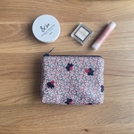 □ ミナペルホネン  light berry   pepper   ポーチ　mina perhonen の刺繍生地　リバティ　ペッパー