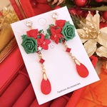 1点限定❣️早い者勝ち❣️ 樹脂粘土 薔薇🌹✨️ クリスマス🎄❄️ 華やか レッド グリーン 雫ドロップクリスタル✨️ ハンドメイド ピアス イヤリング レディース アクセサリー