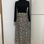 ☆ 最終値下げ　フラワープリント　ウォッシャブルタイプストレッチニットのスカート