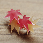 紅葉のブローチ