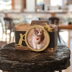 猫好きさんへのプレゼントに｜木製カメラ型フォトフレーム《猫モチーフ・写真立て・ギフト》