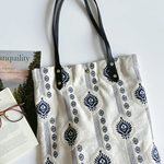 【本革ハンドル】フリンジ刺繍 トートバッグ ネイビーモチーフ × コットンリネン A4入れサイズ 布バッグ