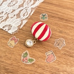 キラキラが揺れる♪ レトロ可愛い♡しましまオーバルブローチ 木彫り