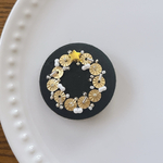 ビーズ刺繍くるみボタン（ヘアゴム/ブローチ）