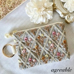 🥀《new》インド刺繍　インド刺繍ポーチ　刺繍ポーチ　インド刺繍リボン　花柄刺繍ポーチ　インド刺繍生地　ポーチ　コスメポーチ　ギフト　フェイクレザー　ライトグレー　パールチャーム付き