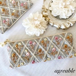 🥀《new》インド刺繍生地　インド刺繍ペンケース　インド刺繍リボン　花柄刺繍ペンケース　インド刺繍ポーチ　インド刺繍ペンポーチ　ポーチ　ギフト　フェイクレザー　ライトグレー　パールチャーム付き